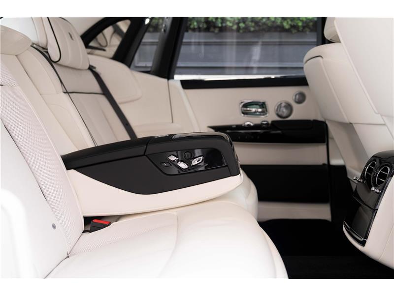 2026 Rolls-Royce Phantom  