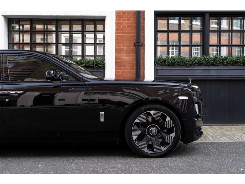 2022 Rolls-Royce Phantom  