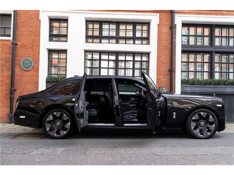 2022 Rolls-Royce Phantom  