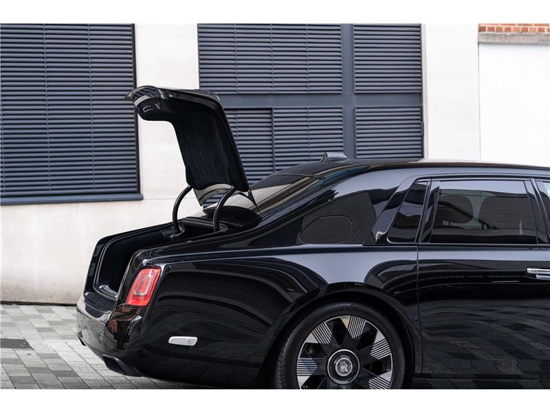 2022 Rolls-Royce Phantom  