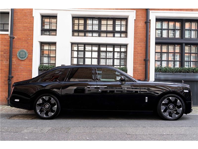 2022 Rolls-Royce Phantom  
