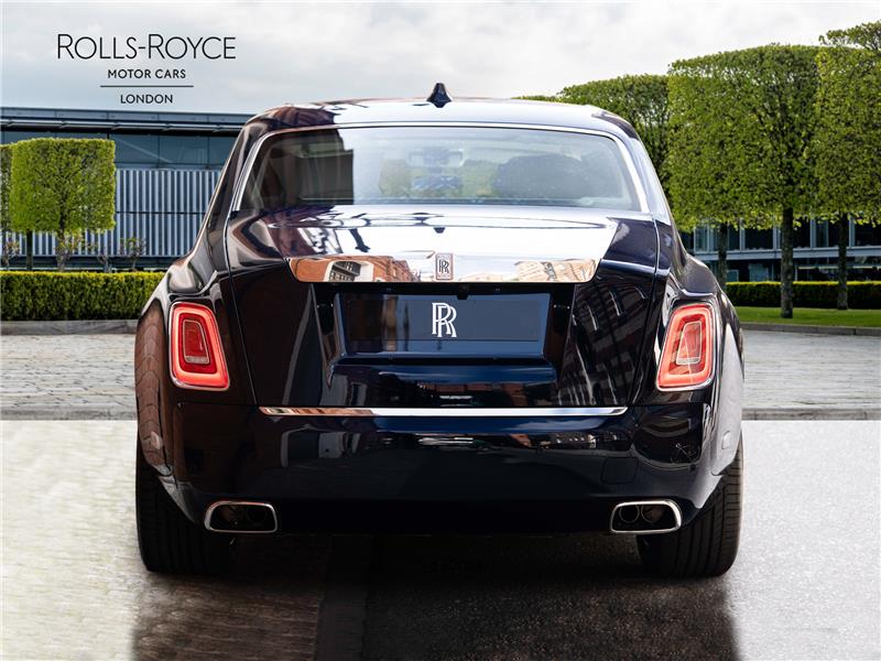 2026 Rolls-Royce Phantom EWB