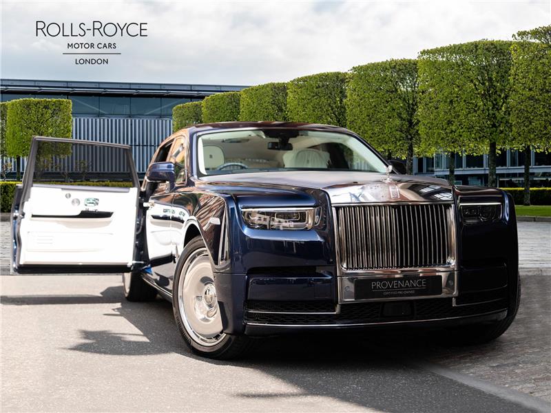 2026 Rolls-Royce Phantom EWB