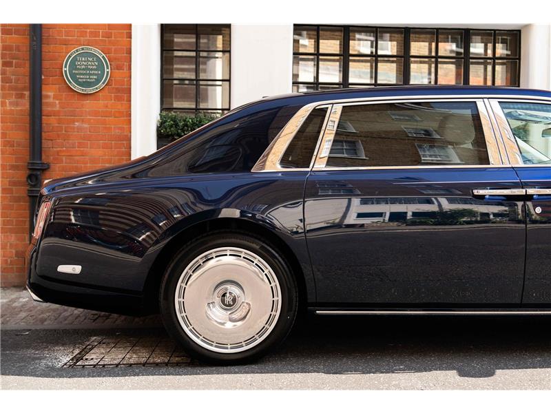 2026 Rolls-Royce Phantom EWB