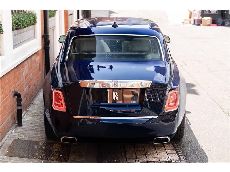 2026 Rolls-Royce Phantom EWB