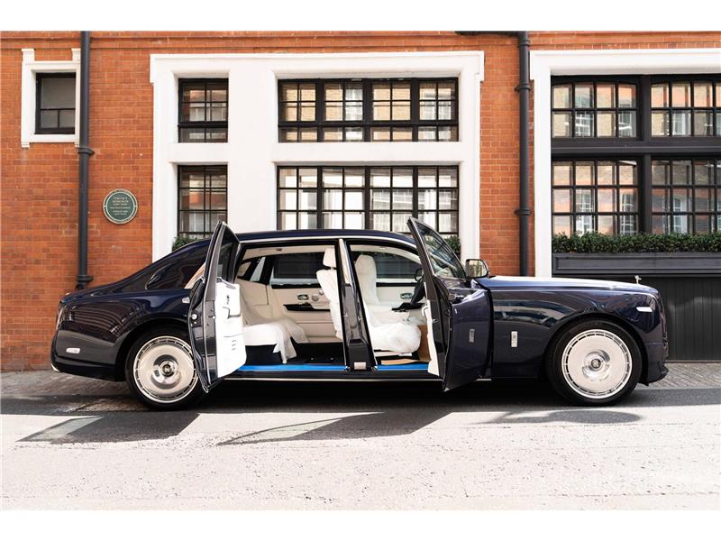 2026 Rolls-Royce Phantom EWB