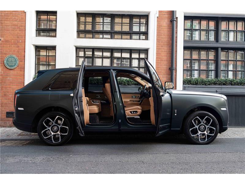 2023 Rolls-Royce Cullinan 6.75 V12 Black Badge