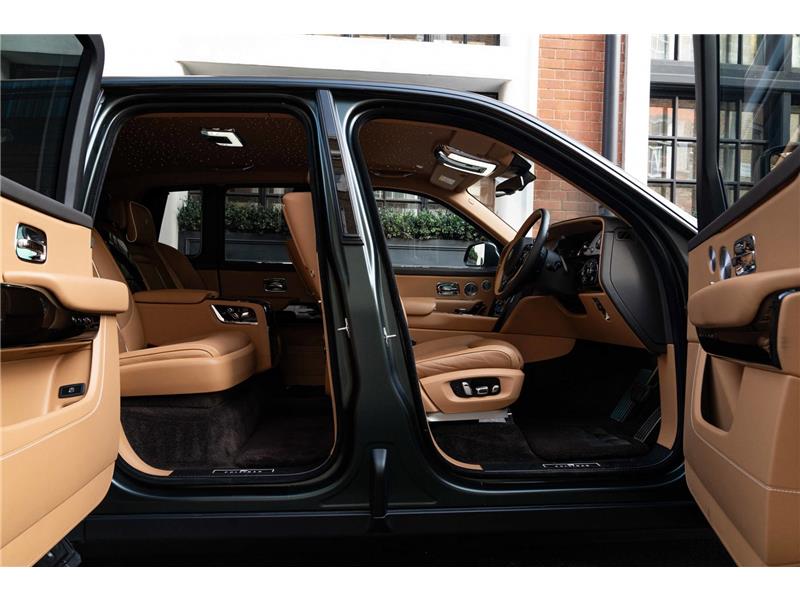 2023 Rolls-Royce Cullinan 6.75 V12 Black Badge