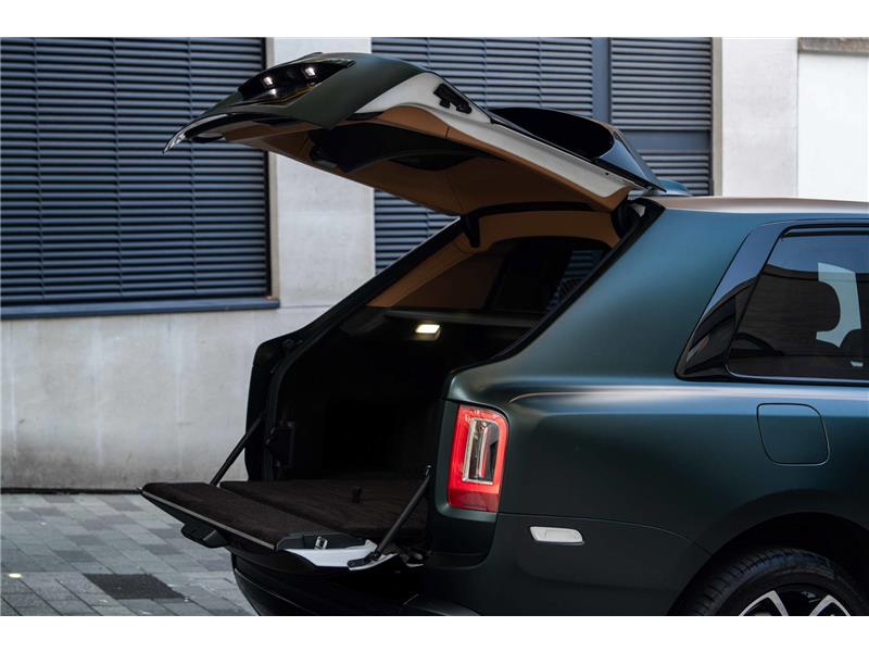 2023 Rolls-Royce Cullinan 6.75 V12 Black Badge