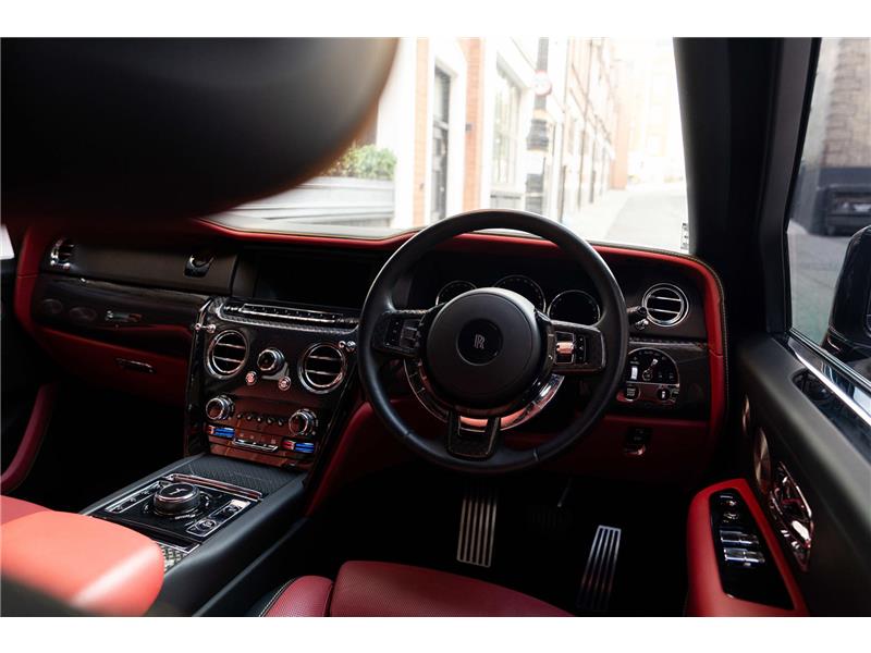 2022 Rolls-Royce Cullinan 6.75 V12 Black Badge