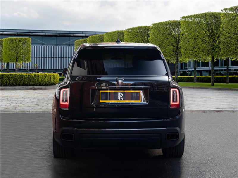 2022 Rolls-Royce Cullinan 6.75 V12 Black Badge