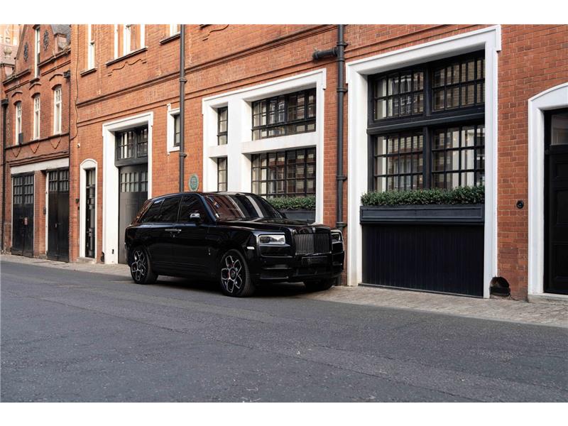 2022 Rolls-Royce Cullinan 6.75 V12 Black Badge