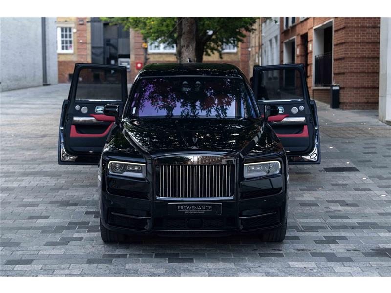 2022 Rolls-Royce Cullinan 6.75 V12 Black Badge