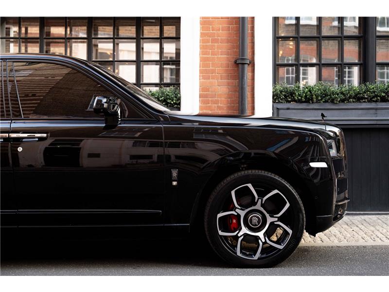 2022 Rolls-Royce Cullinan 6.75 V12 Black Badge