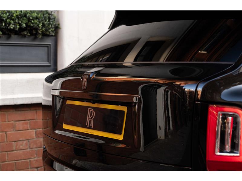 2022 Rolls-Royce Cullinan 6.75 V12 Black Badge
