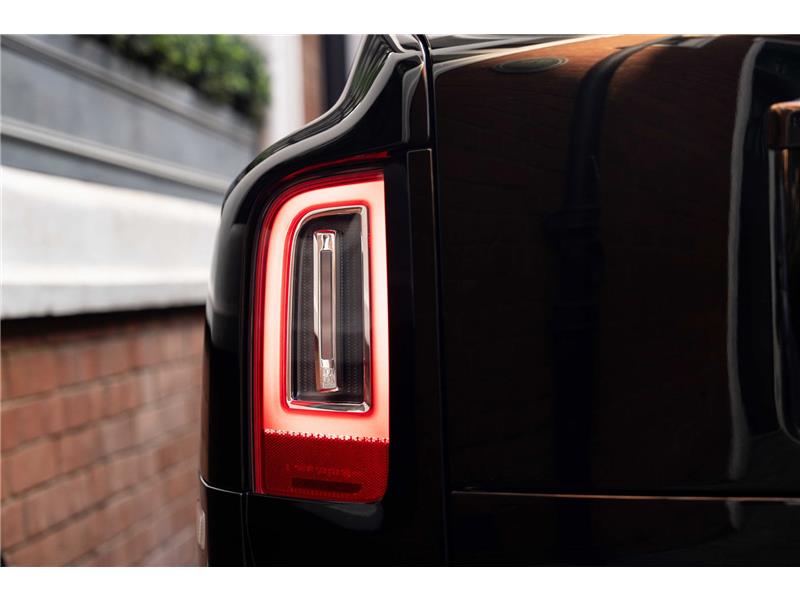 2022 Rolls-Royce Cullinan 6.75 V12 Black Badge