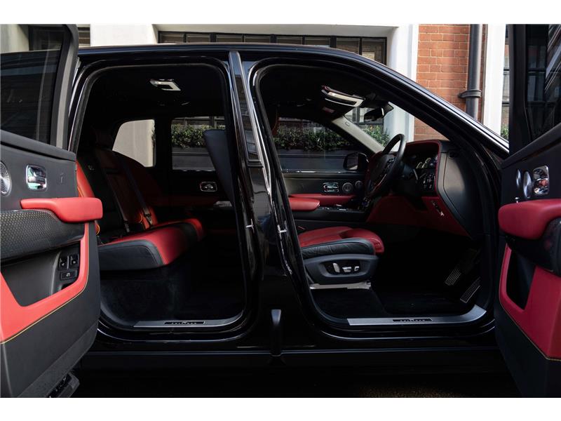 2022 Rolls-Royce Cullinan 6.75 V12 Black Badge
