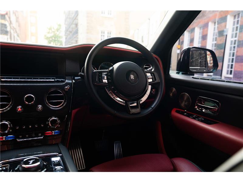 2022 Rolls-Royce Cullinan 6.75 V12 Black Badge