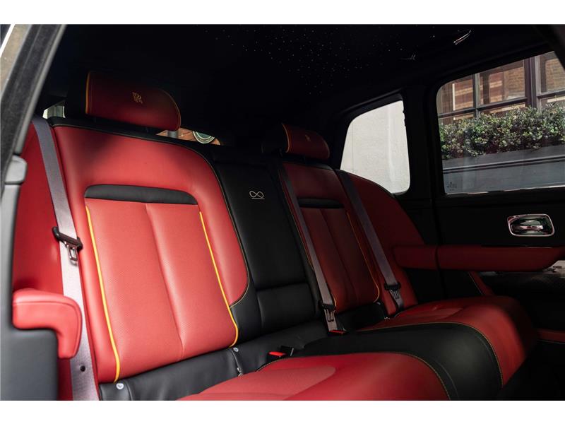 2022 Rolls-Royce Cullinan 6.75 V12 Black Badge