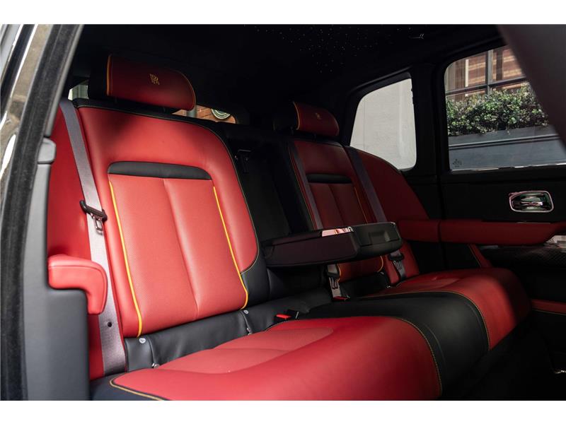 2022 Rolls-Royce Cullinan 6.75 V12 Black Badge