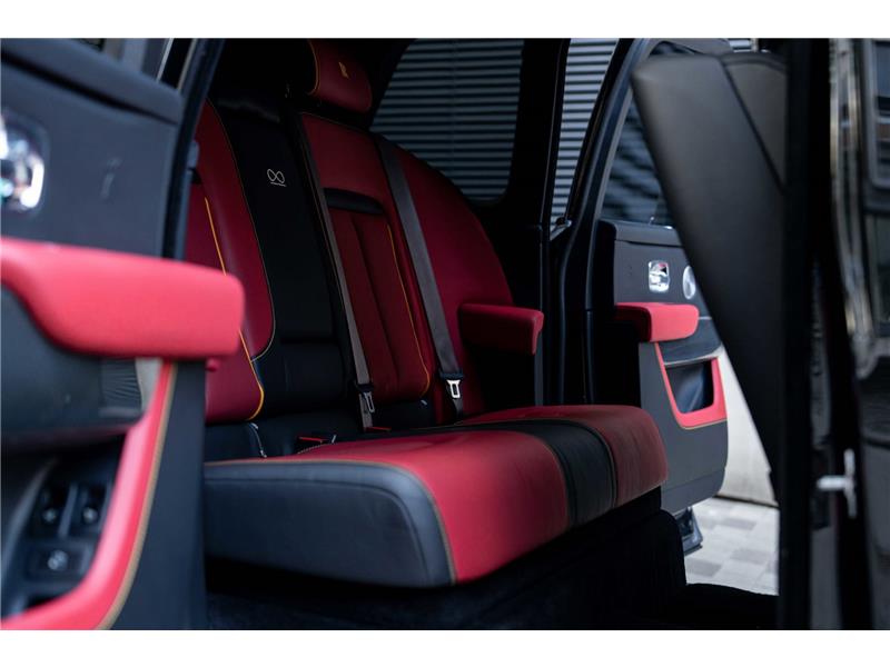 2022 Rolls-Royce Cullinan 6.75 V12 Black Badge