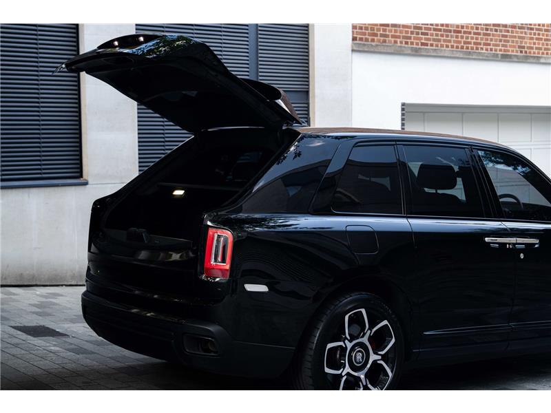 2022 Rolls-Royce Cullinan 6.75 V12 Black Badge