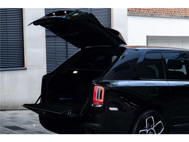 2022 Rolls-Royce Cullinan 6.75 V12 Black Badge