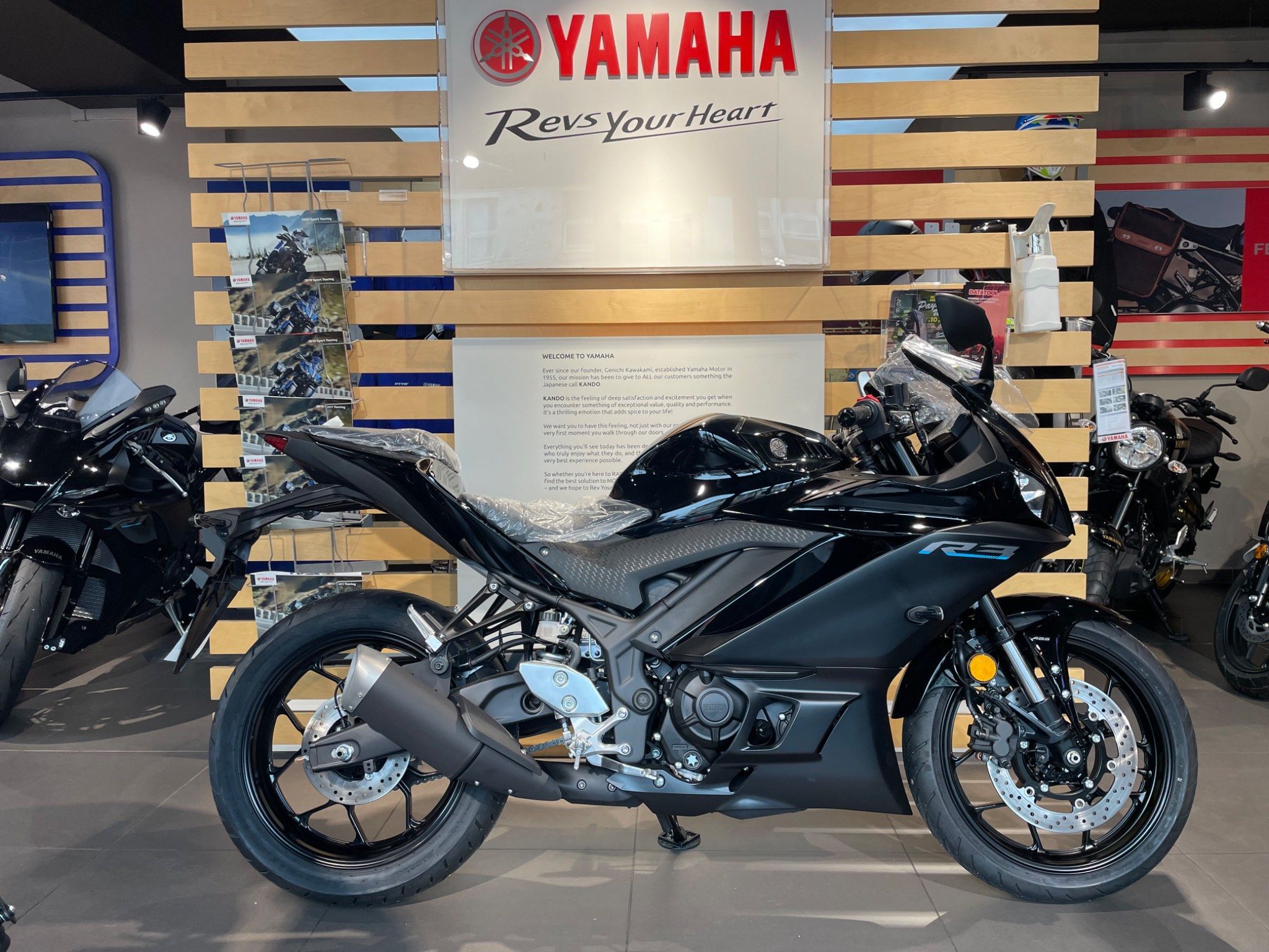 New Yamaha R3 300 ABS