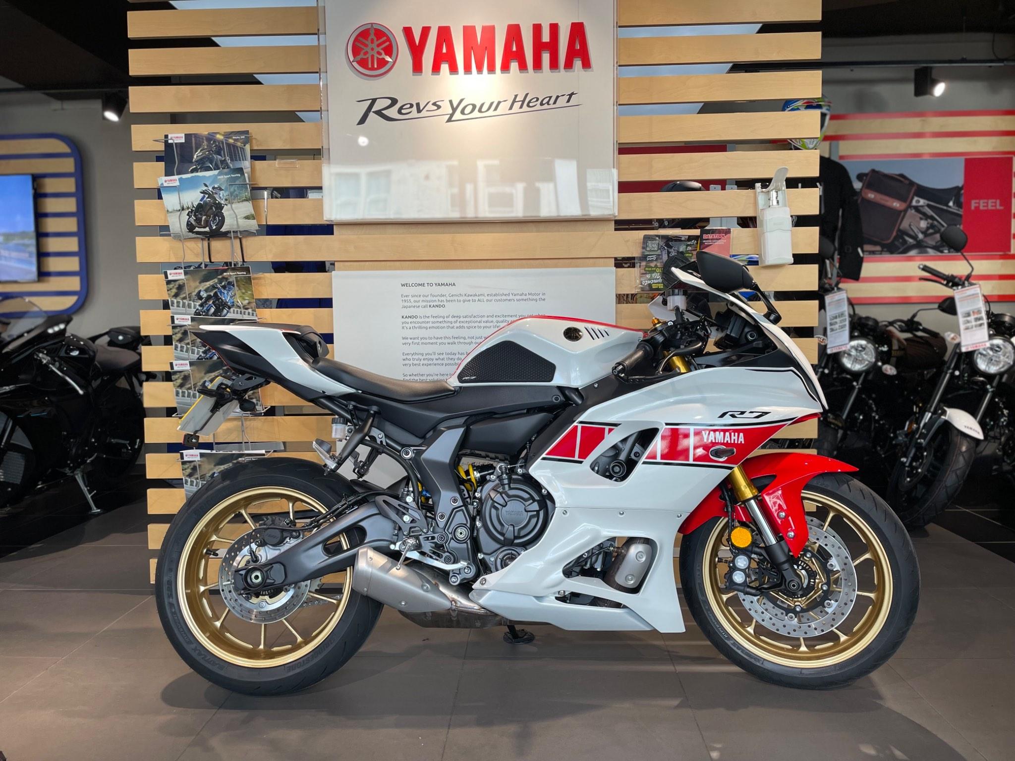 2023 Yamaha R7 700 60th Anniversary