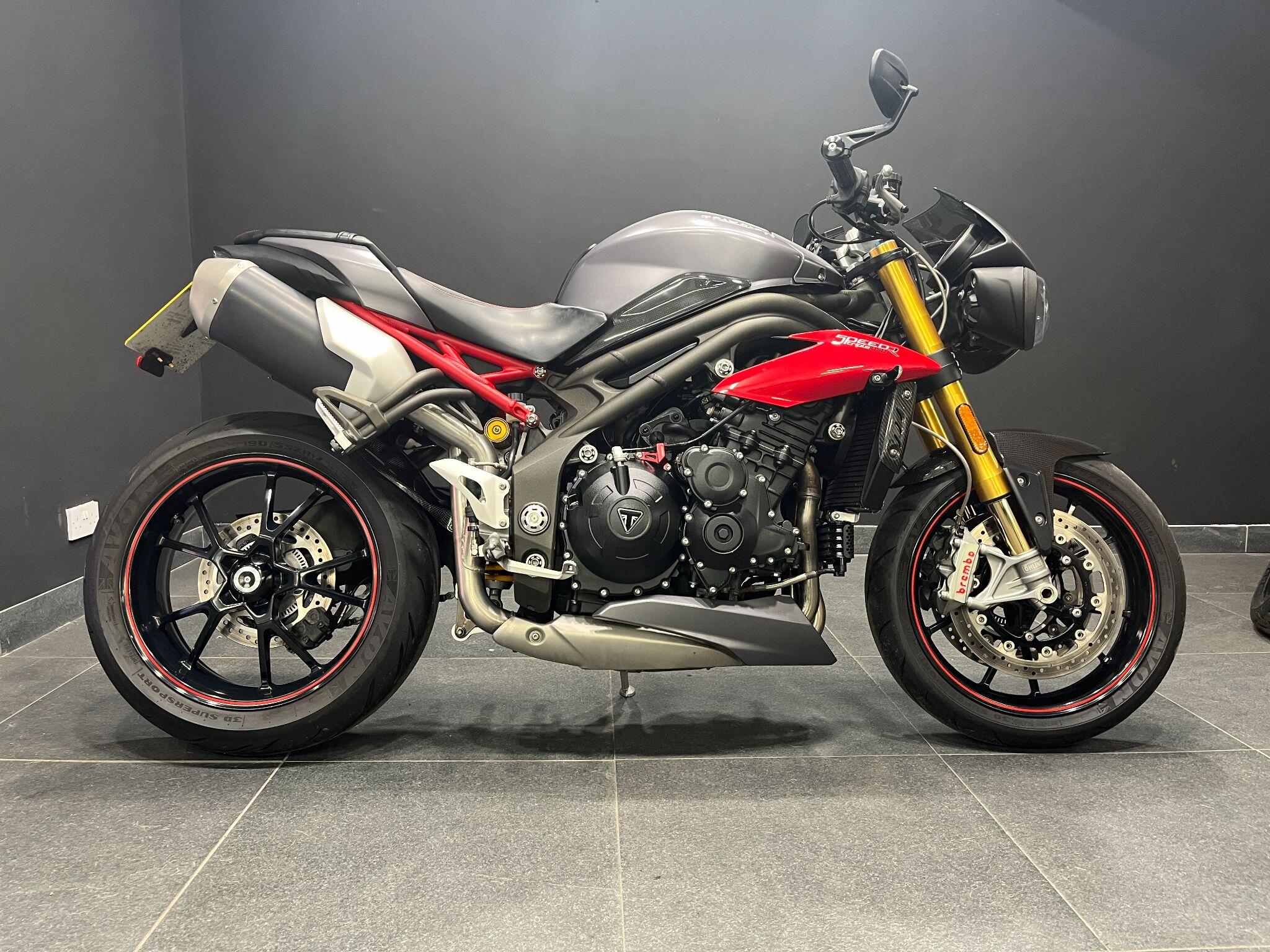 2016 Triumph Speed Triple 1050