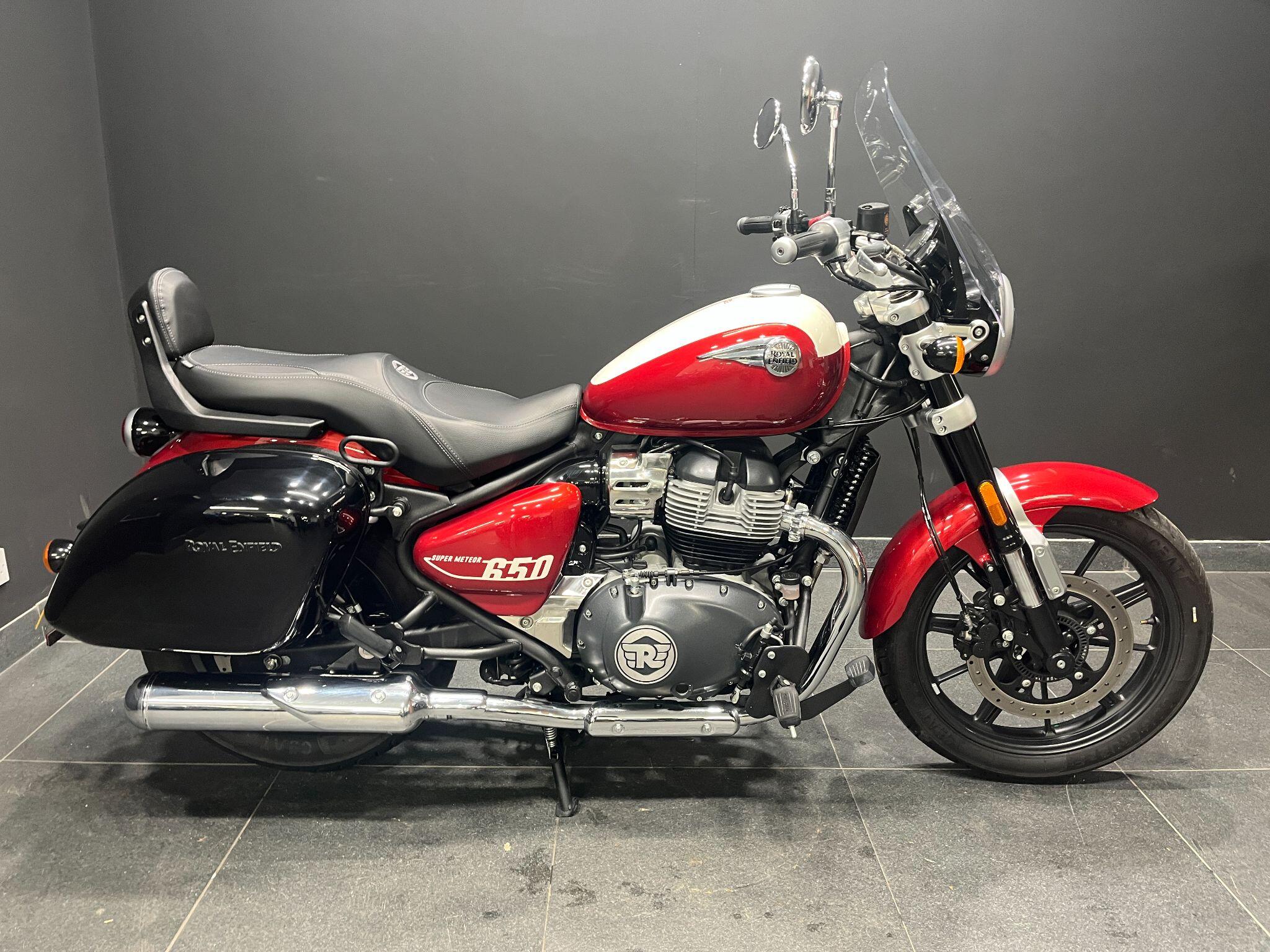 2023 Royal Enfield Super Meteor 650