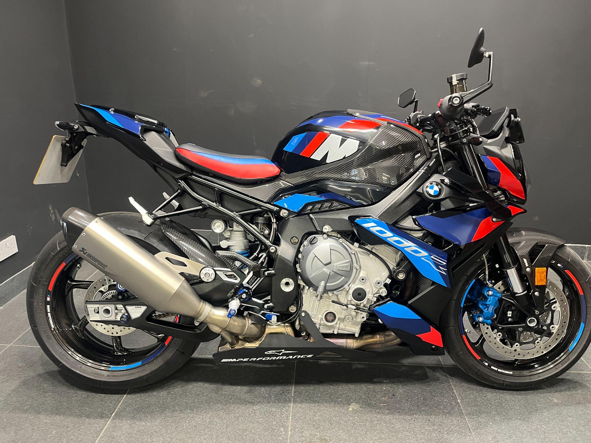 2023 BMW M 1000 R