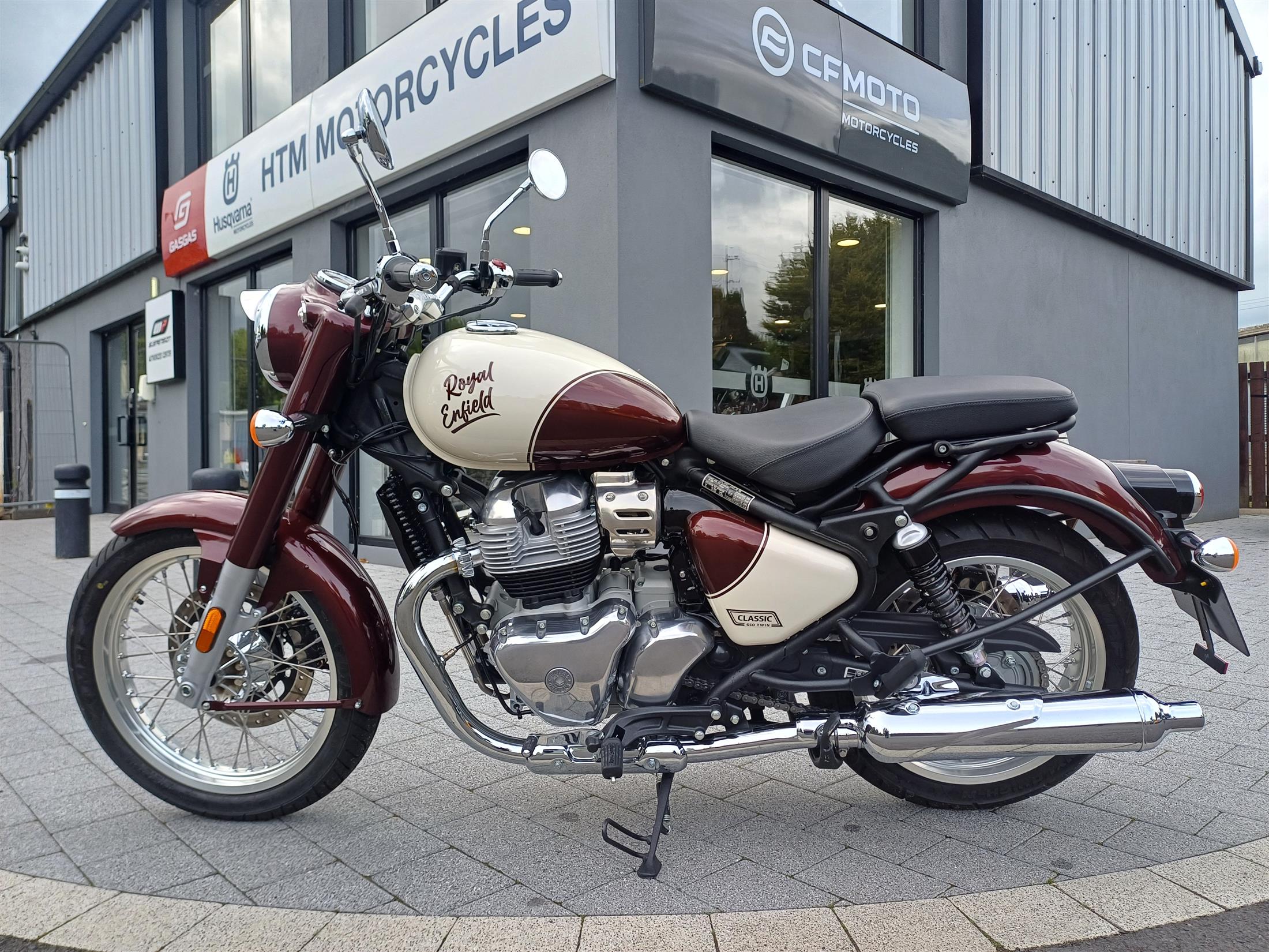 2025 ROYAL ENFIELD 650 CLASSIC