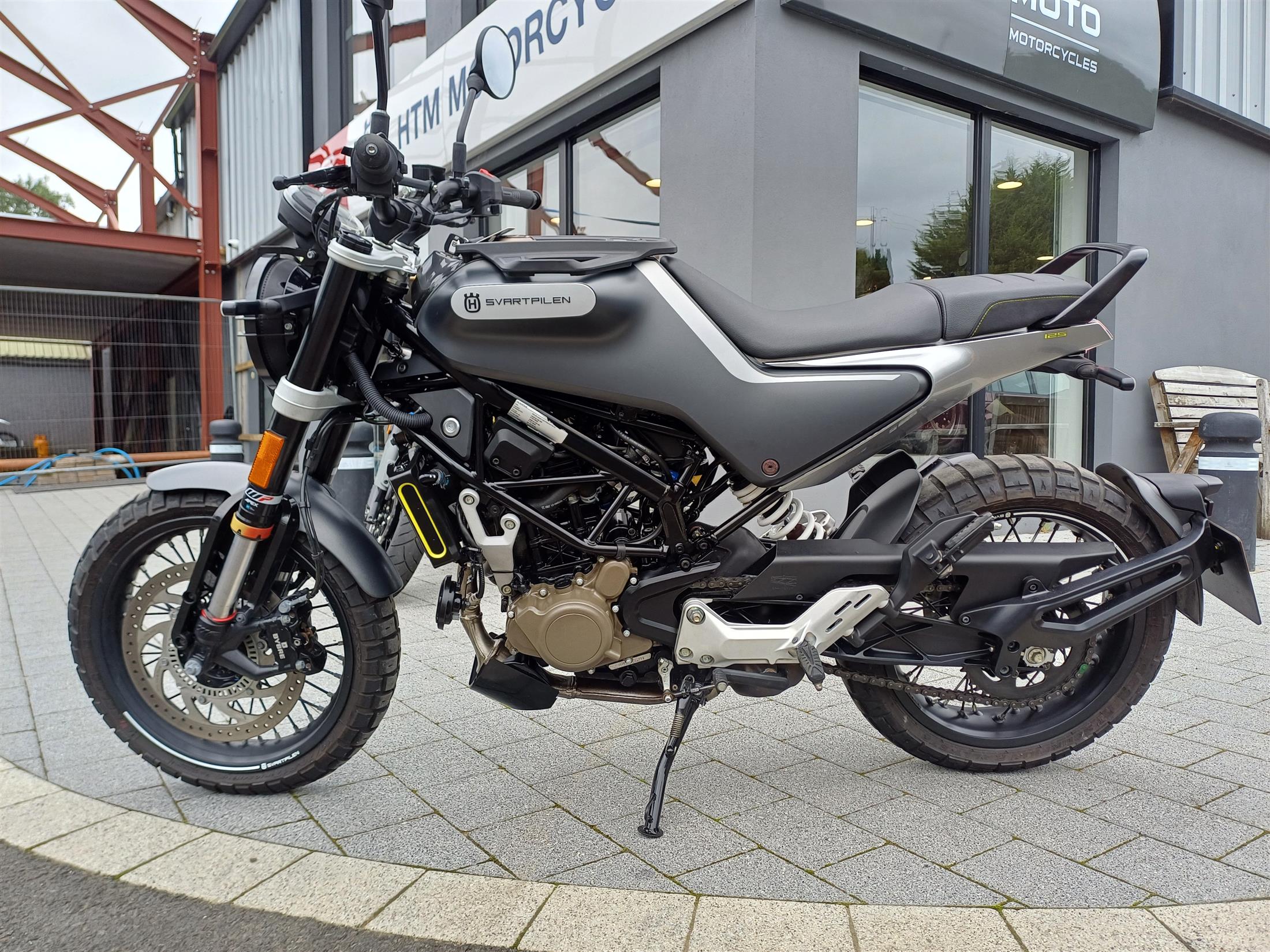 2021 HUSQVARNA SVARTPILEN 125