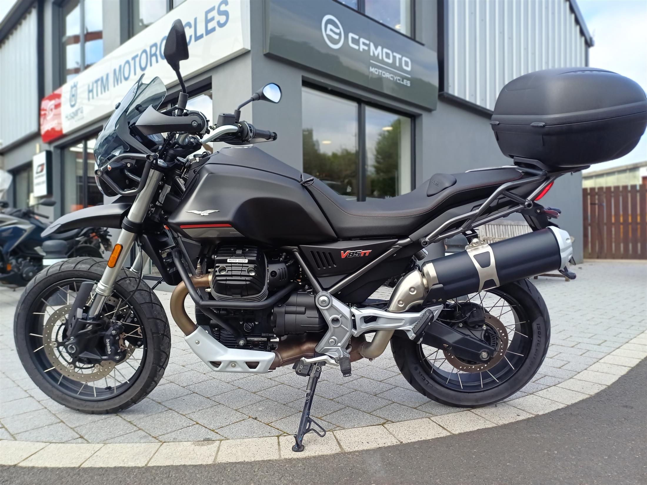 2022 MOTO GUZZI V85 TT