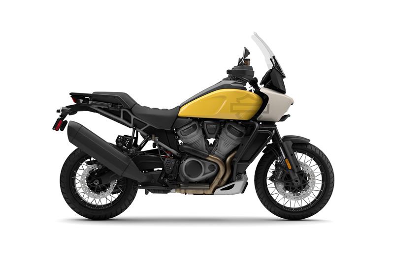 Industrial Yellow / White Sand + Laced Wheels + Adaptive Ride Height