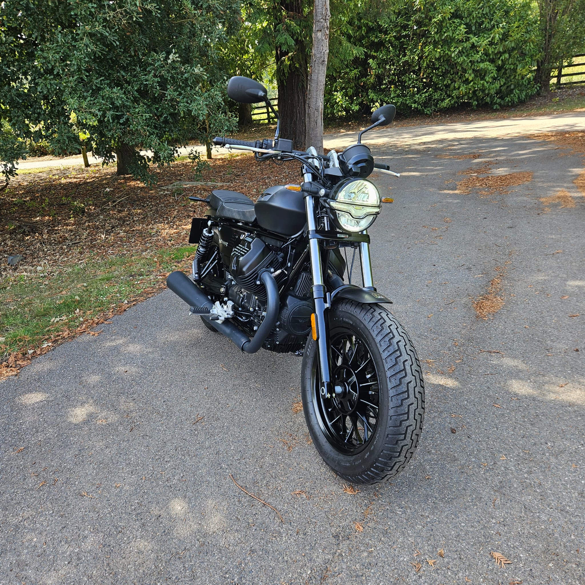 MOTO GUZZI V9 BOBBER Ltd edition 100th Anniversary model S&D - Main Image