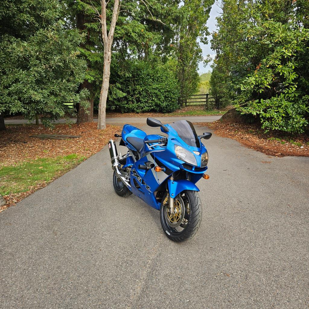 ロドリゲス File:ZX-9R 2003 Crotch Rocket.jpg - Wikimedia Commons