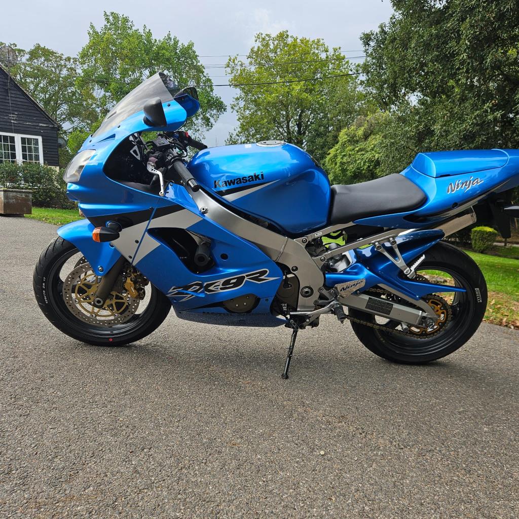 Kawasaki ZX9-R - S&D Motorcycles