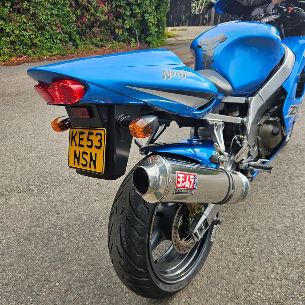 Kawasaki ZX9-R - S&D Motorcycles