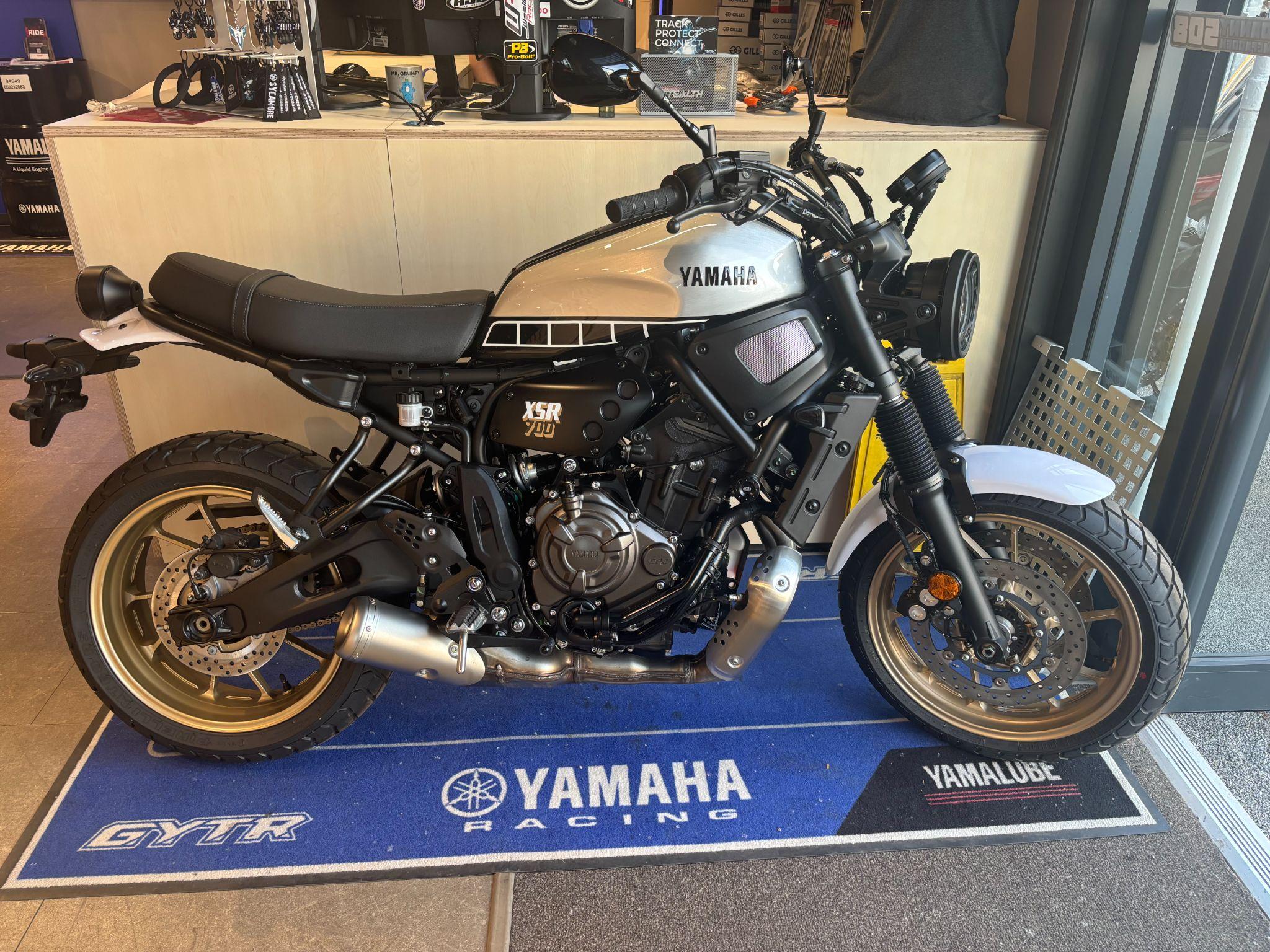 2025 Yamaha XSR700