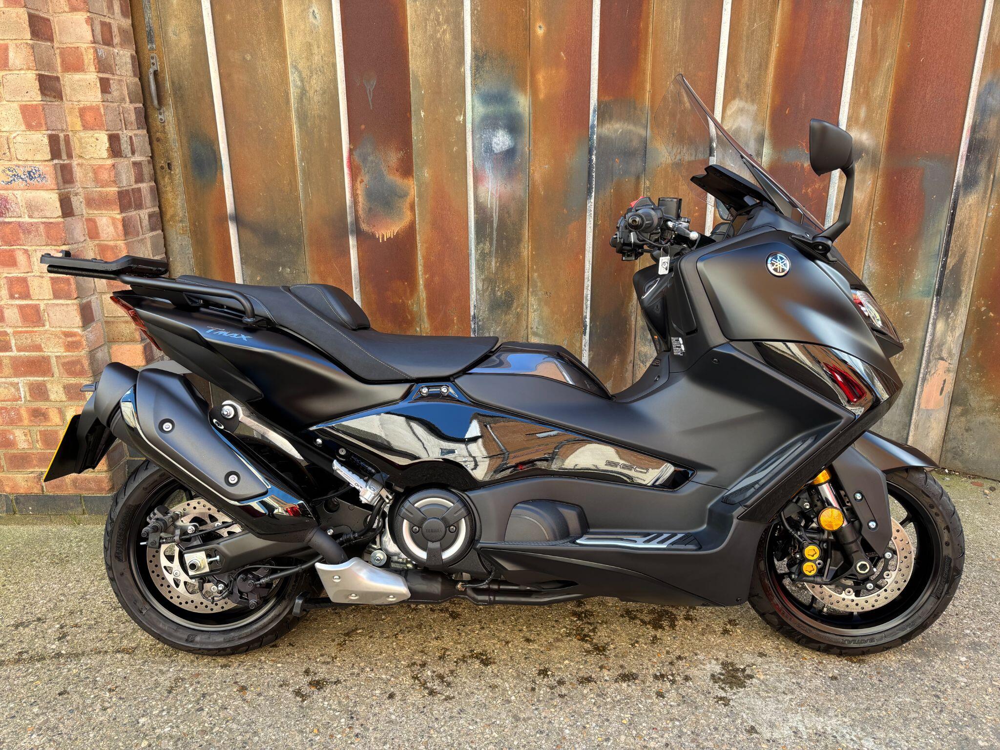 2025 Yamaha TMAX 560