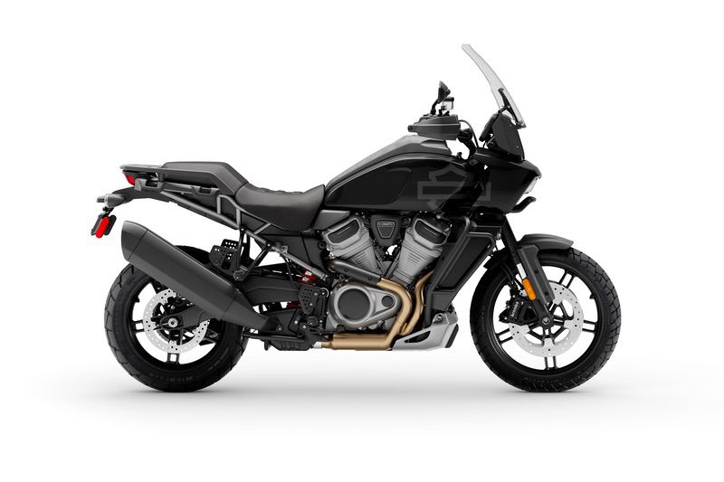 Vivid Black + Adaptive Ride Height