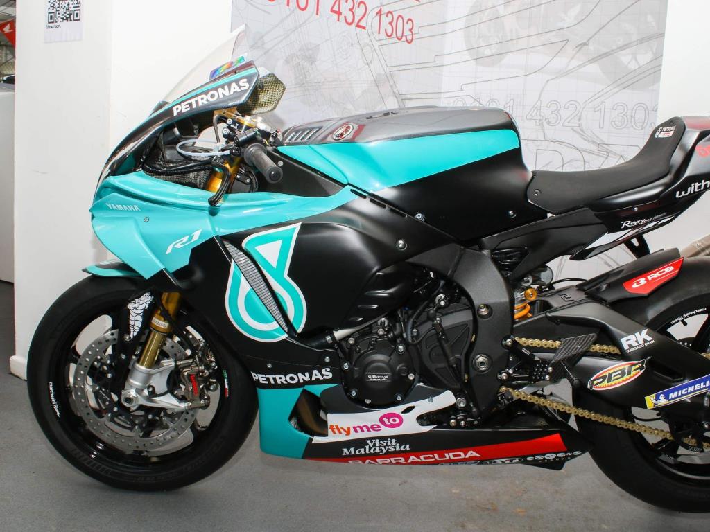 r1 petronas