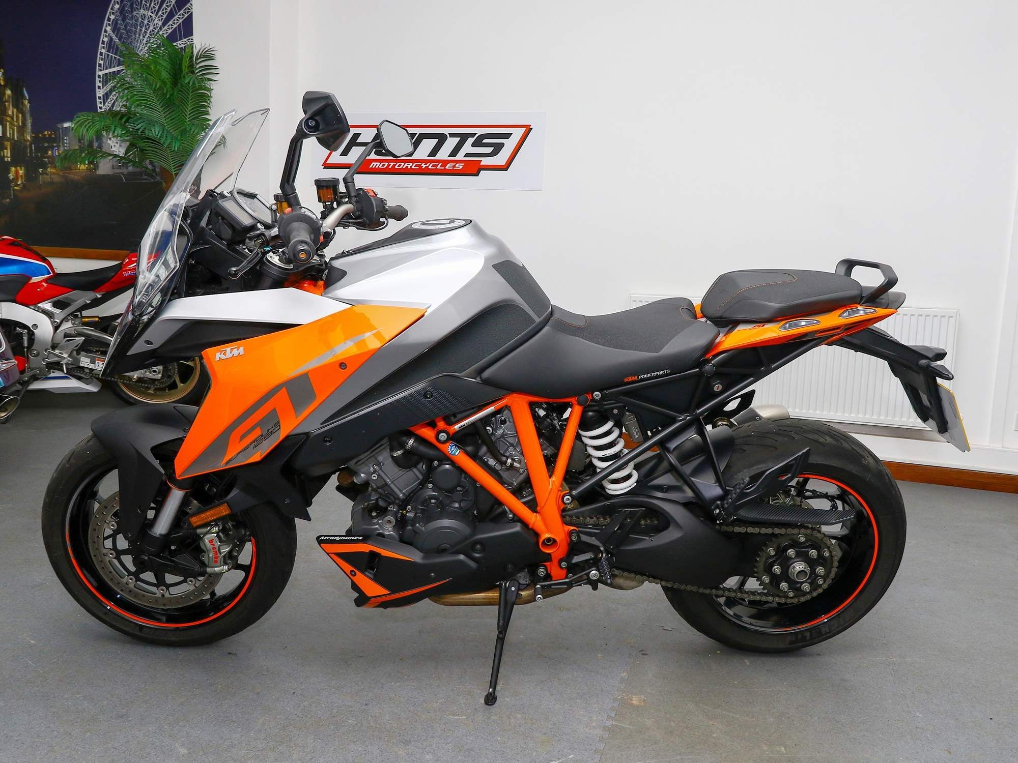 2017 KTM 1290 Super Duke GT