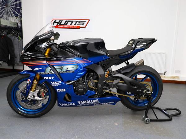 2023 Yamaha R1