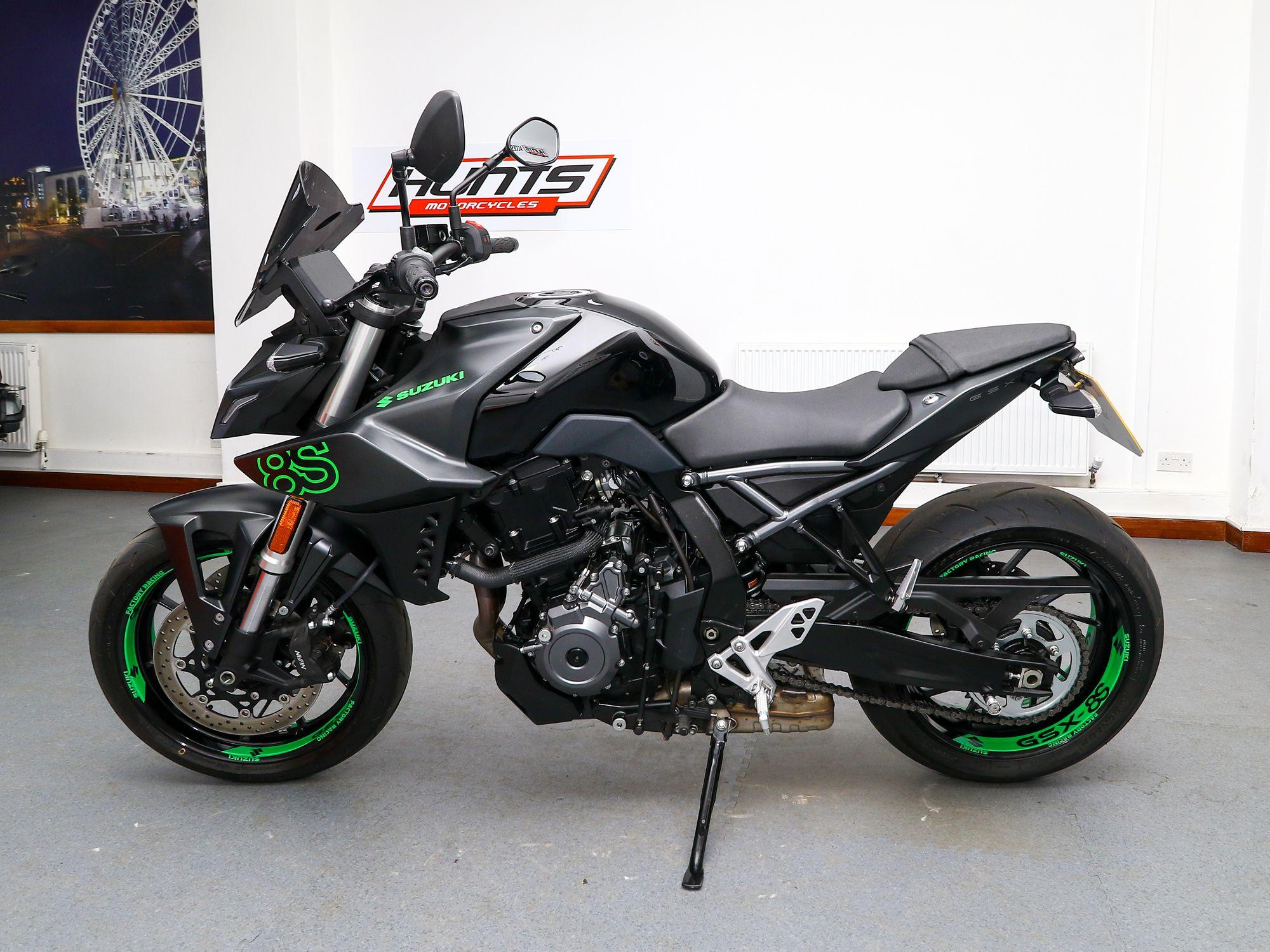 2023 Suzuki GSX-8S