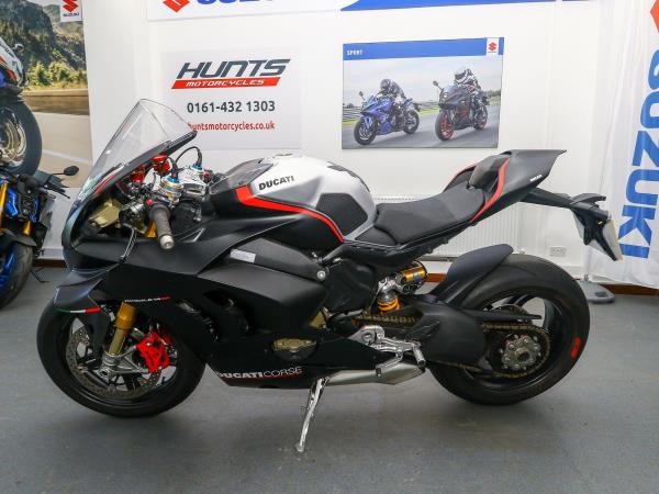 2022 Ducati Panigale V4 SP