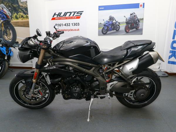 2016 Triumph Speed Triple 1050