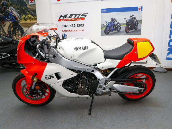 2025 Yamaha XSR900